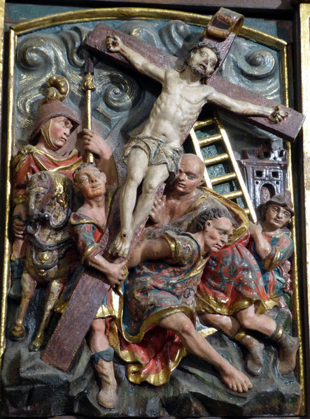 15.- Cristo clavado en la cruz.